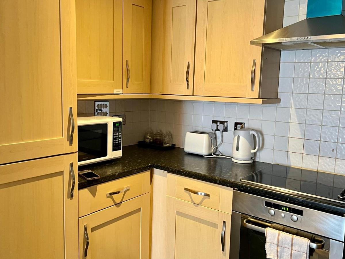 Radiant2 Bedroom Apartment In The Heart Of Harlow Town Exterior photo